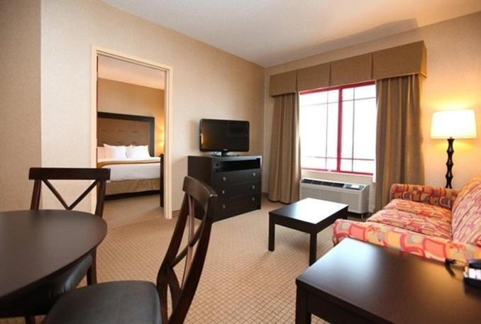Holiday Inn Express & Suites - Olathe North, An Ihg Hotel Eksteriør bilde